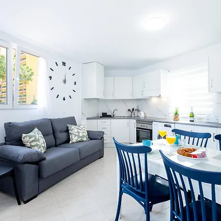 1l. Cozy Flores With Pool