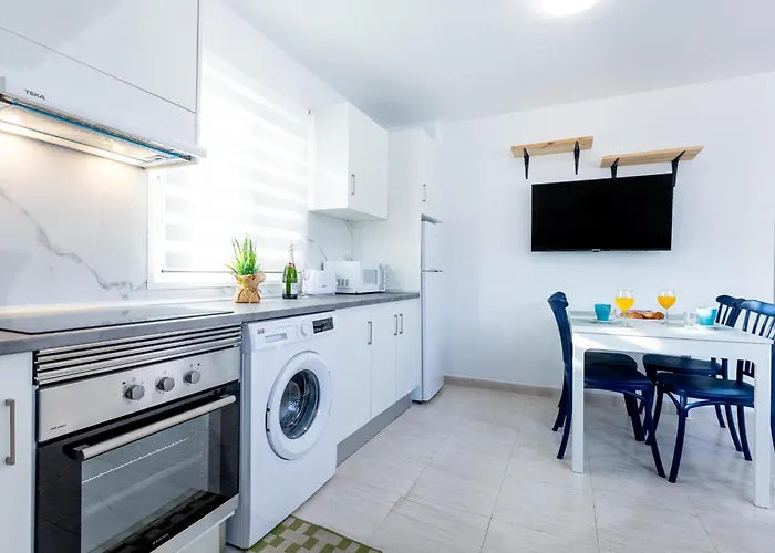 1l. Cozy Flores With Pool * Адехе