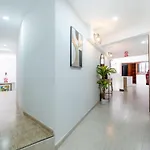 1l. Cozy Flores With Pool Apartament