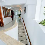1l. Cozy Flores With Pool Apartament
