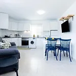 Apartament 1l. Cozy Flores With Pool *