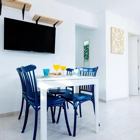 1l. Cozy Flores With Pool Адехе