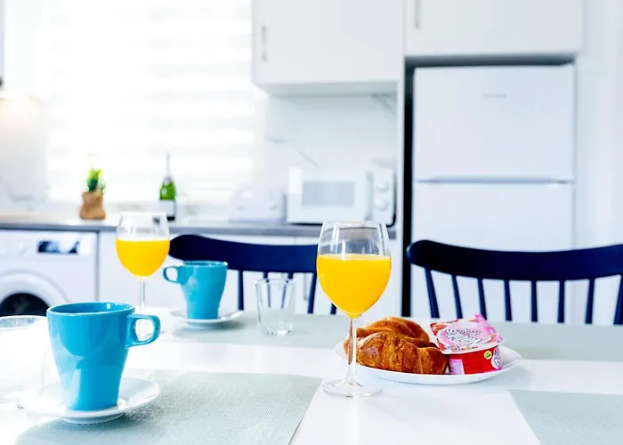 1l. Cozy Flores With Pool *